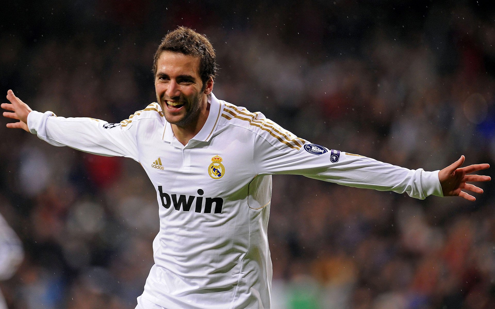 东契奇力挺布朗尼,拉拉维亚谦虚谈表现,里夫斯回顾詹姆斯,东契奇和詹姆斯新秀赛季